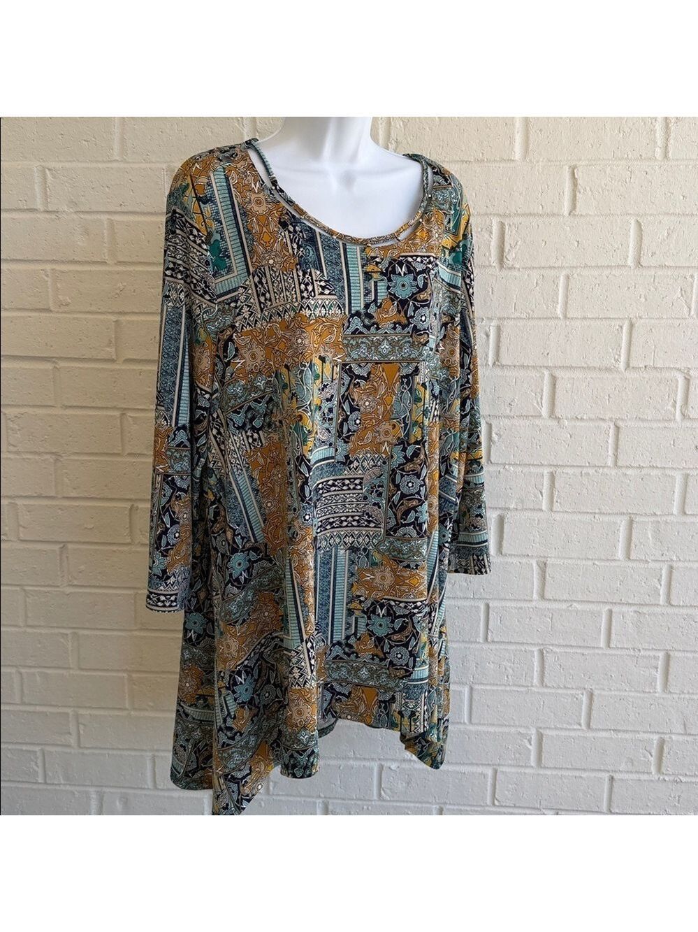 Chico's Multicolor Floral Geometric Print Tunic Top, Cutout Scoop Neck, Size XL